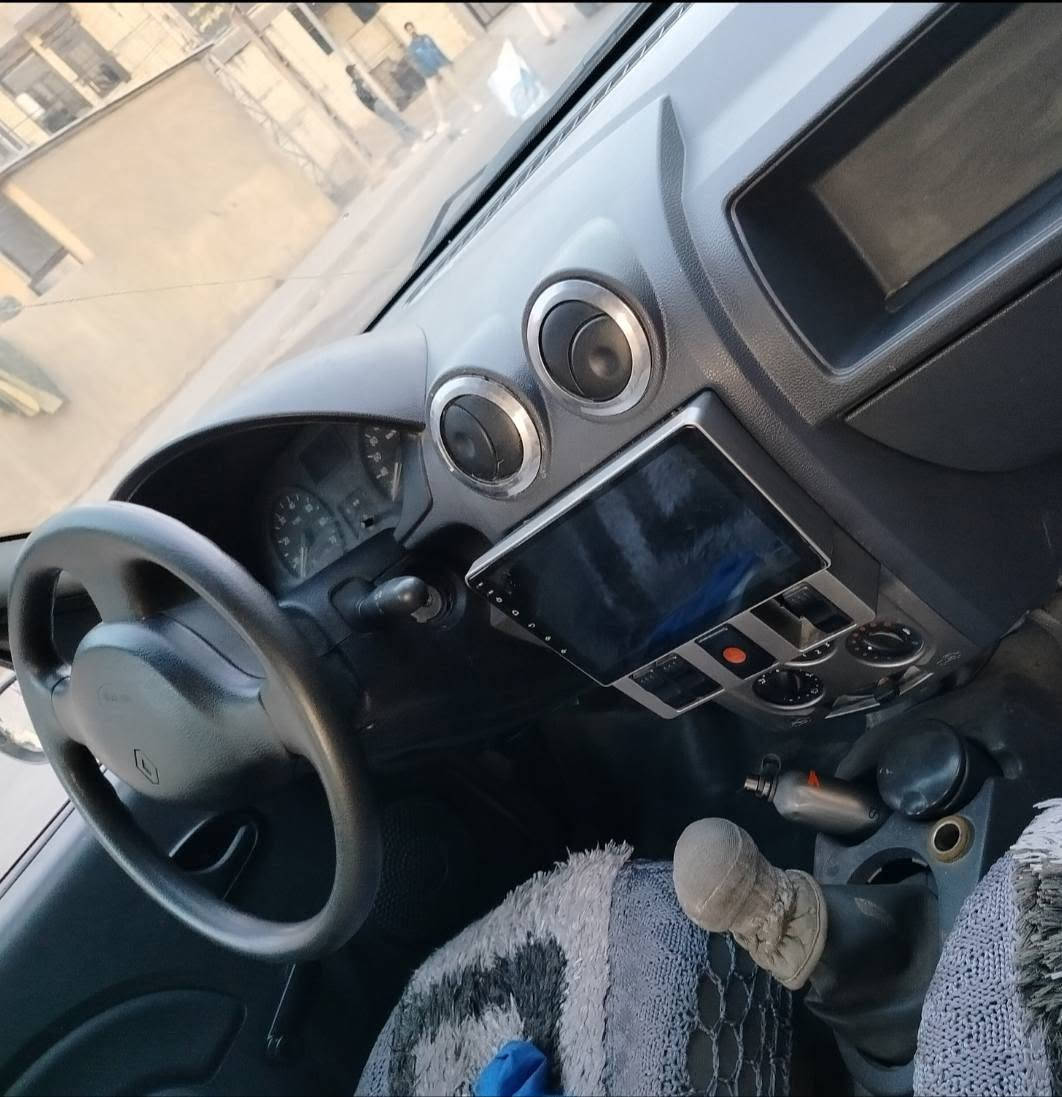 السلام عليكم
رينو لوكان للبيع السيارة نضيفة مابيها صبغ 
مكينة توب وتبريد جديد 
شادلها شاشة رقم بغداد
السعر ٤٨ 
للاستفسار ***********

