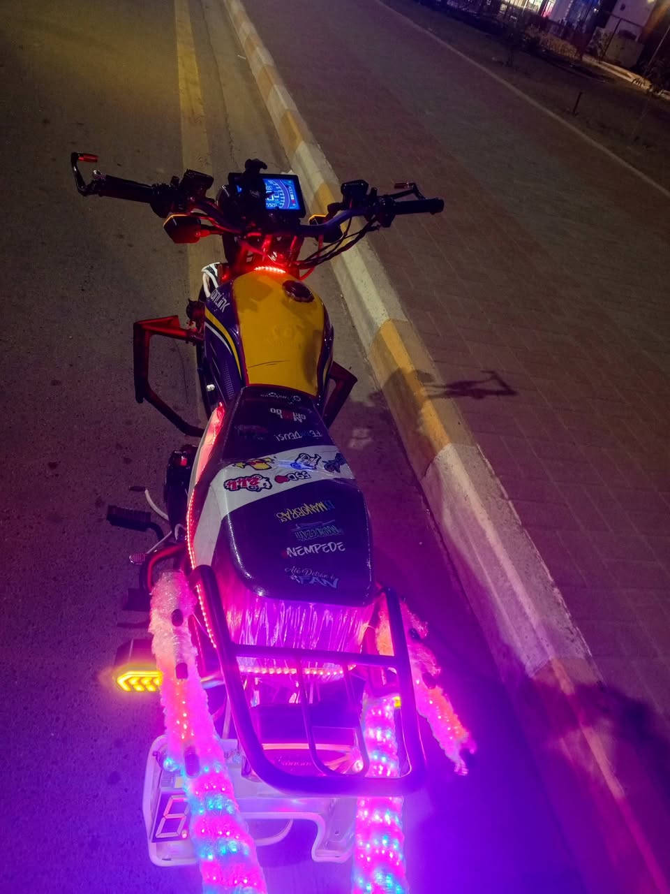 شباب دراجه سولنك باب اول نضافه فول موديل 25 محرك 200 اكفله كفاله عامه نضيفه شكد ماتصور المكان التاميم ركن المدينه السعر 950 وشراي يكللي خاص ولمو شراي لا يجيني دراجة كدام عينك اكفله كفاله عامه


**إذا كنت صاحب هذا الإعلان وتريد حذفه لأي سبب، رجاءا أرسل رسالة إلى الدعم الفني**