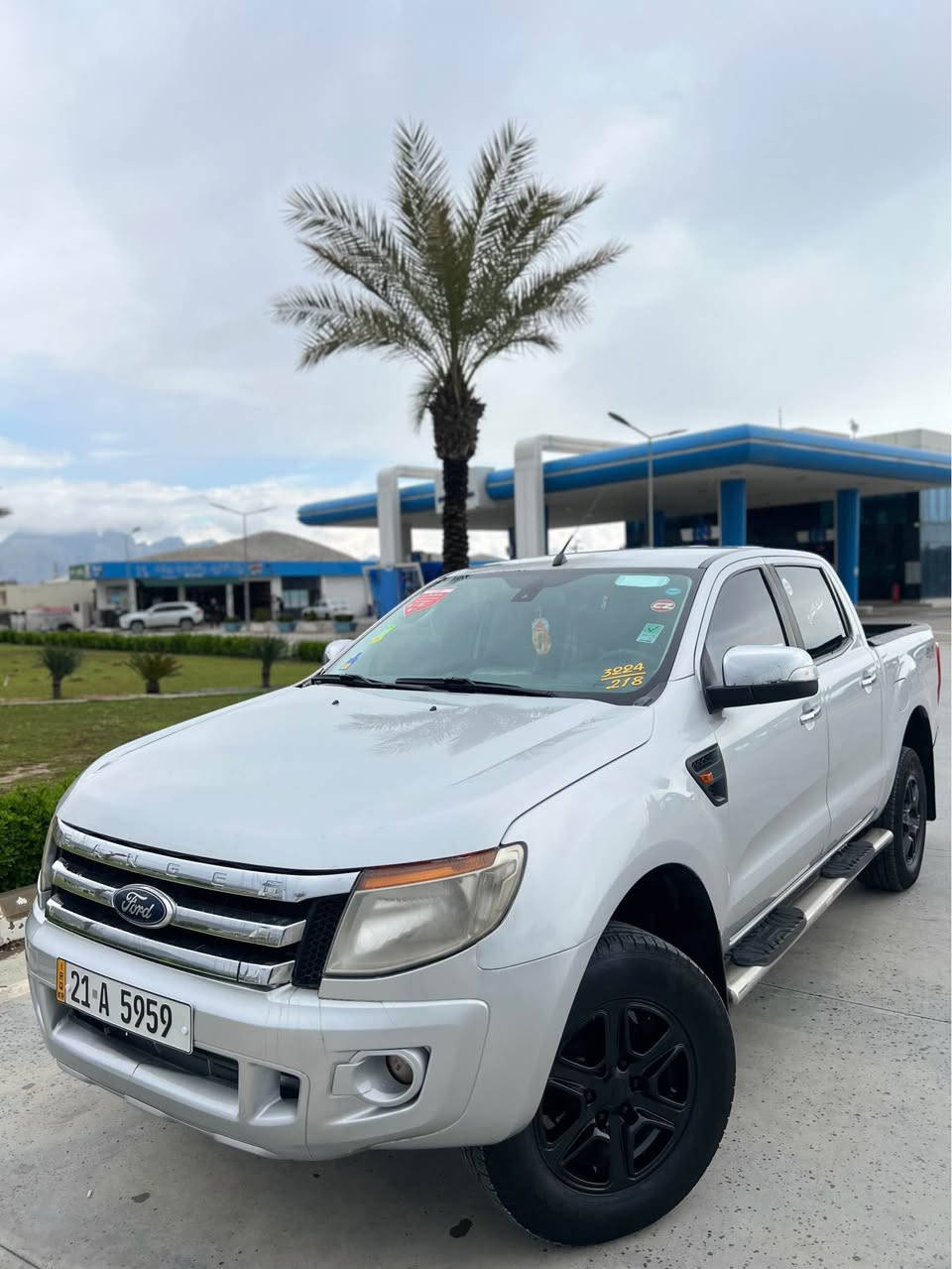 فۆرد ڕەنجەر مۆدیل ٢٠١٥ بەنزین گێر مەکینە ئەکسل بەشەرت مەکینەی نەکراوەتەوە ٤ تایەو ویلی تازەی لەژێر دایە سەنەوی تازەیە قەپات مواسەفاتە ٤ جام کارەبا تەحدیل سرعە ئاوێنە شەفت ١ پارچەی بۆیاغە بێ دەعم و لێدران کاڵ بونەوەی نیە نرخی ١٣٧ مجال ژ.م*********** رانية, السليمانية
