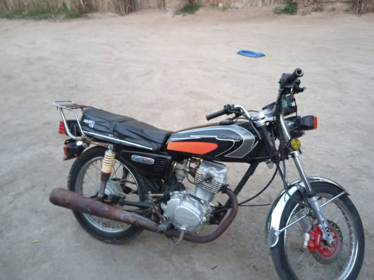 سلام عليكم ورحمة الله وبركاته
للبيع أو المراوس 
نامه امتياز موديل 2023
أوراق كامله 
دراجه حلوه بس سبرنك مال الهندر فالت 
السعر 375 وبيها مجال 
*********** واتساب او اتصال
