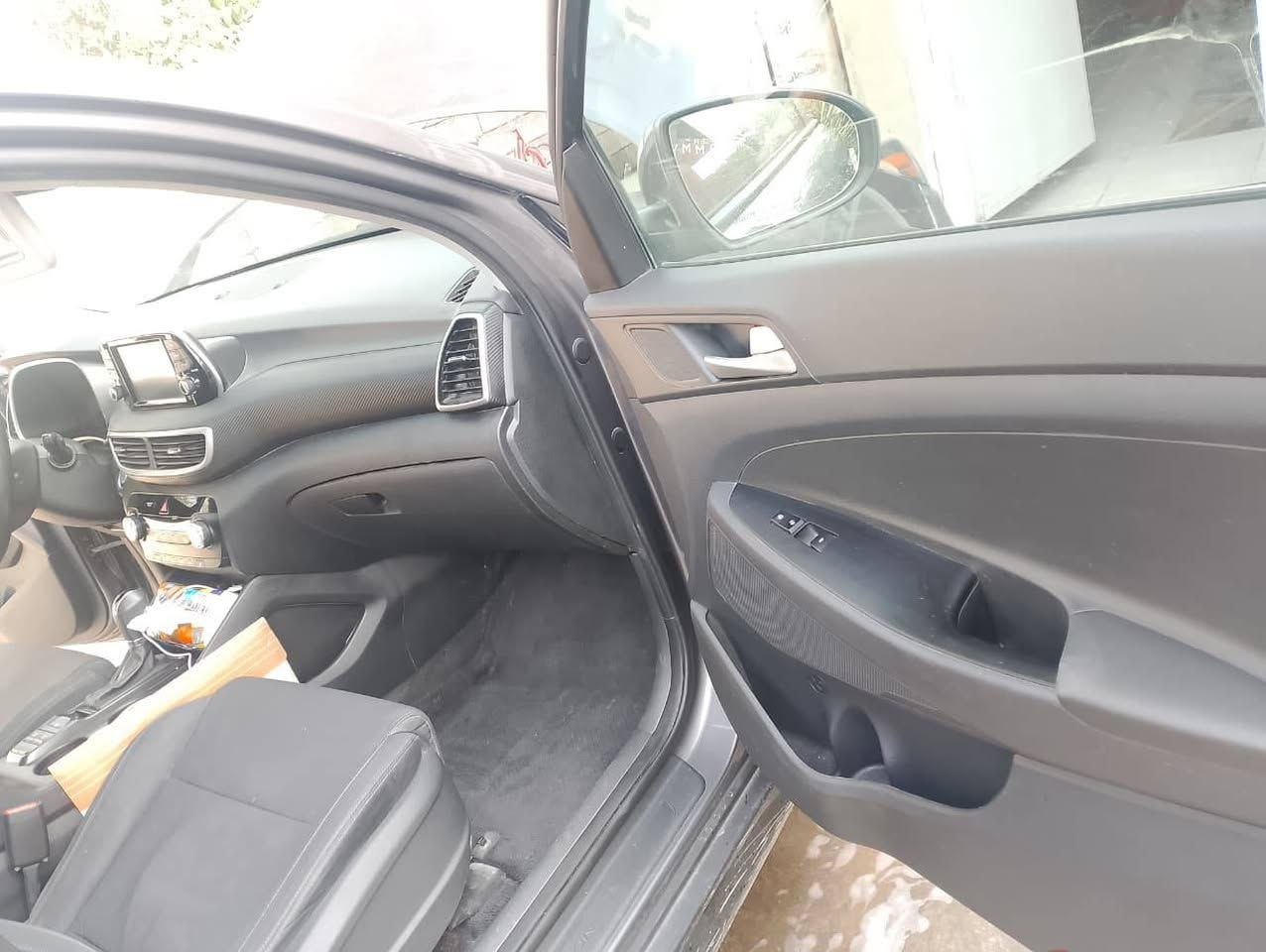 السلام عليكم
للبيع
توكسان 21 
فول مواصفات للخير عد الفتح
رادار جاني
بصه ابواب نضام ترحيب 
بصمه تشغيل 
هندي برريك بصمه
محرك GDi
تحديد مسار
وارد امريكي ضرره البنيد وبالعراق بيه بس ربع الباب الخلفي جه السايق خفيفه
باقي السياره مكفوله
رقم بغداد
سعر 170
الرقم ***********  / *********** بي واتساب
