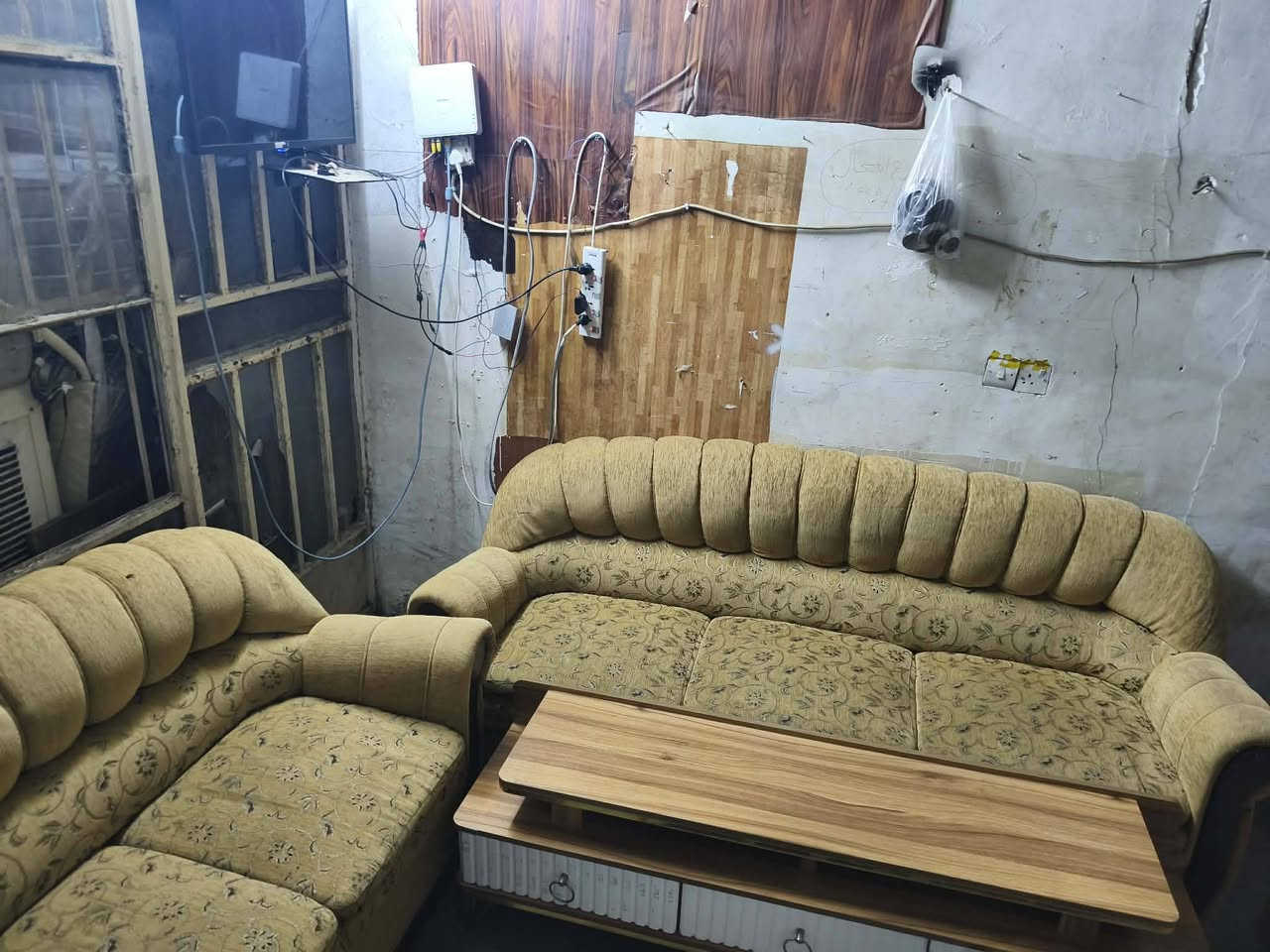 اسلام عليكم أغراض للبيع نضافه فول الستفسار اتصل عل رقم ***********
