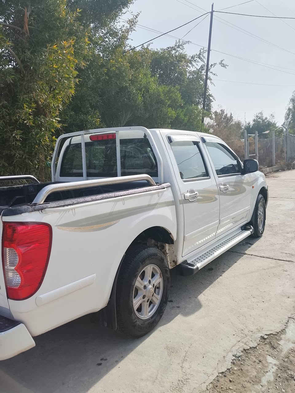 سياره للبيع كريت ويل  موديل 2014 سياره نضيفه جدا السعر 80 وبيه مجال بسيط ***********
