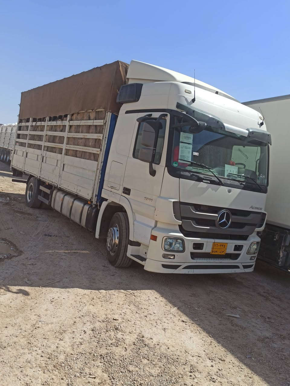 سلام عليكم سيارة للبيع موديل 2011 فول مواصفات ماعدة كامرة و حساس خمس طكات ثلاجة تبريد تتفية دبل منامية تخم تاير ورة و كدام جديد مكفولة كفالة عامة مكلف بنشر ***********
