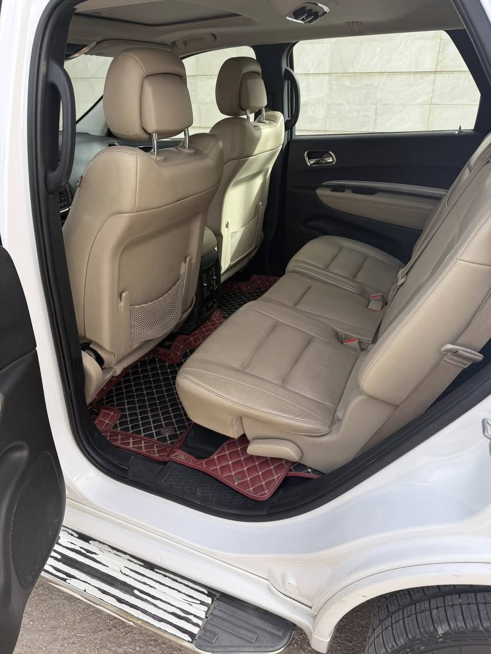 السلام عليكم

🚨 دودج دورانغو المرغوب GTفول مواصفات للبيع 🚨

موديل: 2109 -لون ابيض خليجي من شركة هارلم 

مرقم بغداد باسمي مكانه النجف

المسافة: 94كم فقط

المحرك المرغوب : سته سلنتر
 
السيارة نظيفة جدًا وبدون أي نقص.اخوان فقط بيه شخوط مامصلحه 

💎 المواصفات:

فتحة سقف بانوراما

تشغيل بصمة + بصمة أبواب 

كشنات جلد كهربائية مع خزن وضعيات

تبريد + تدفئة للكشنات

ستيرن كهربائي + تدفئة + شفتات

شاشة كبيرة مع نظام ملاحة وخرائط

– 

وضعيات قيادة (Eco / Sport)

تبريد 3 مناطق

تشغيل عن بعد

دفع رباعي (4x4)

صندوك كهربائي

حساسات خلفية + مانع انزلاق

لايت LED زينون

أبل كاربلاي + AUX

Auto Stop (توقف ذاتي)

الموقع محافظة النجف الاشرف

📞 للتواصل: ***********

السعر واتساب اخوان عندي ملاحظه اي شي اتصل تدلل
