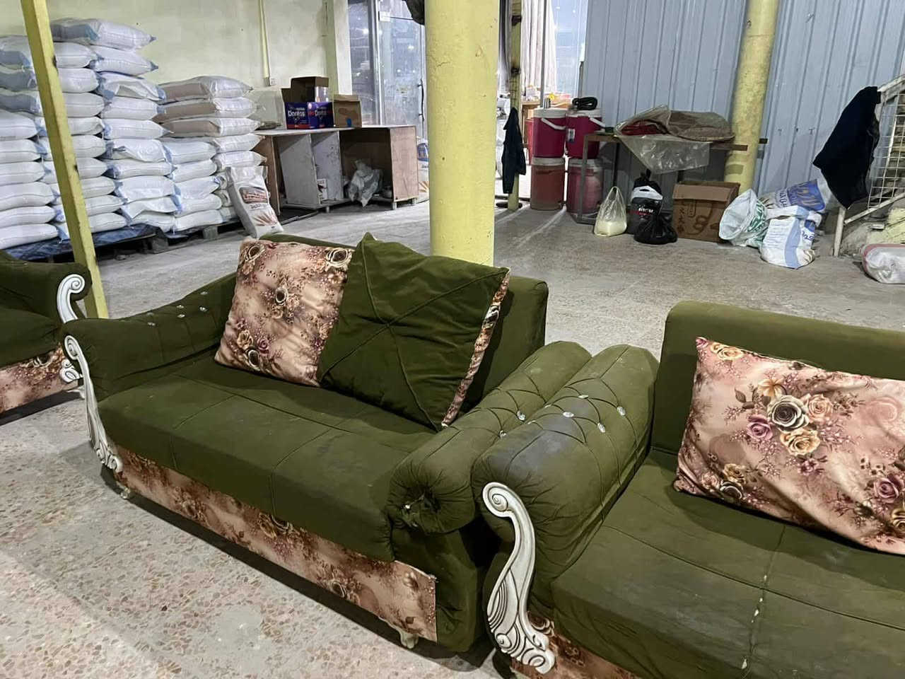 تخم ١٠ نفرات للبيع سفنج وخشب قوي جدا ومرتب ب ٢٢٠ مال مستعجل
***********  مكاني قريب عل المناذرة
