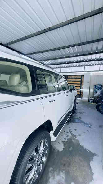 تيوتا لاندكروز موديل 2022
فول مواصفات ماشية70 الف 
1- #سلايد روف وبصمة 
2-  خمس بصمات 
3- #كراسي كهرباء 
4- #كشنات جلد 
5 -  3 #شاشات كبيرة بلاد ام الترحيب
6- #حساس خلفي وامامي 
7- #جنطة كهرباء ( جكات )
8 - #تحكم ستيرن جهتين
9 - #مري شفط 
 10 - #تشغيل عن بعد 
11 - #اشاير ترحيب
12 - #كشنين كهرباء  
13 - #حساسات امامي وخلفي 
14 - #شاحن لاسلكي( واير ليس ) 
15 -  12 #ايرباك 
16 - #دبل ماوس 
17 - #كامرة خلفية 
18 - #نظام ABS 
19 - #ثلاجة 
20 - #لايت زنون كشافات
21 - #كروز سرعة 
22 - #تحكم كهربائي بلمري 
23 - #ويل كب كروم 
24 -#حجم المحرك: 6 سلندر4000 تنفس طبيعي 
25 كشنات تبريد

السعر 650 $ وبيها مجال 

***********

***********
