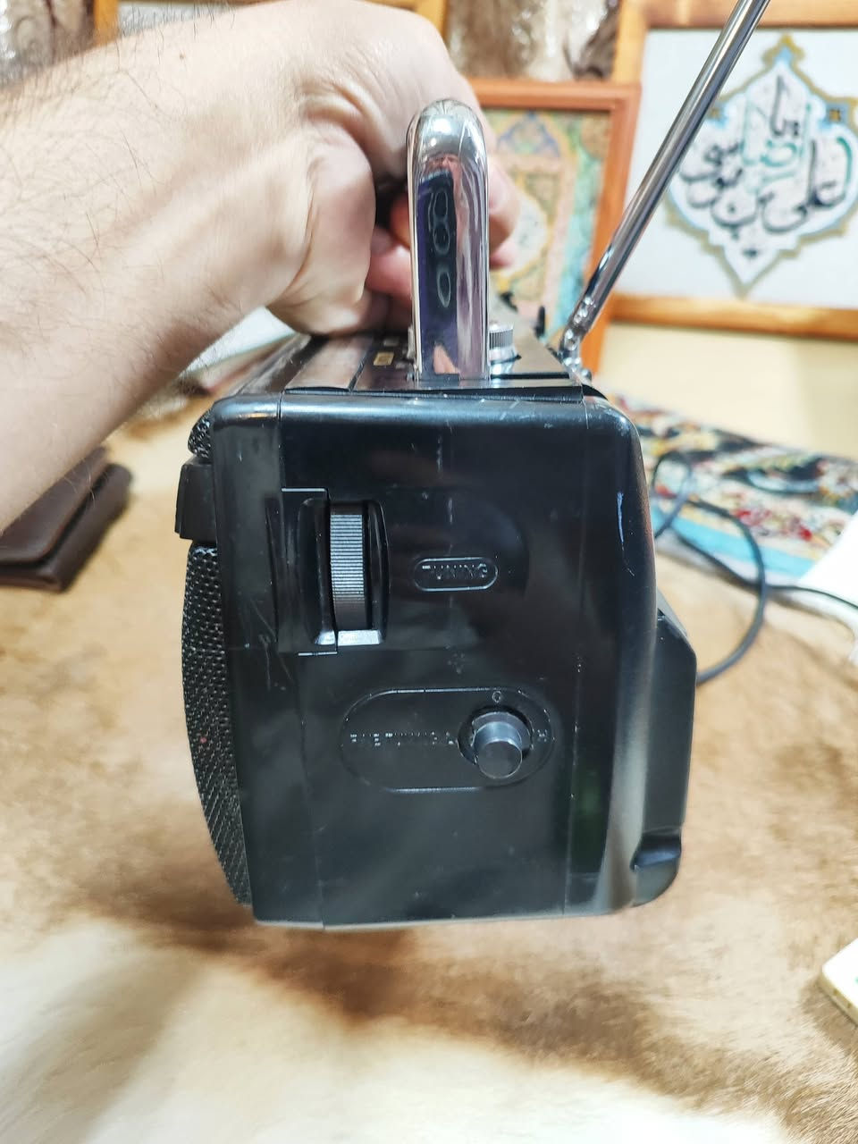 راديو مسجل جوسونيك الراديو شغال 4 موجات المسجل يشتغل تقديم ترجيع بس صوت مال الكاسيت ماكو ماعرف السبب وباب البطاريات ماكو يشتغل كهرباء باتري سعره 15 اكو توصيل جميع المحافظات العراقيه


**إذا كنت صاحب هذا الإعلان وتريد حذفه لأي سبب، رجاءا أرسل رسالة إلى الدعم الفني**