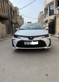 كورلا شكل خليجي موديل ٢٠٢٥ فول مواصفات ماشية ١٨ الف كيلو متر كفالة عام...