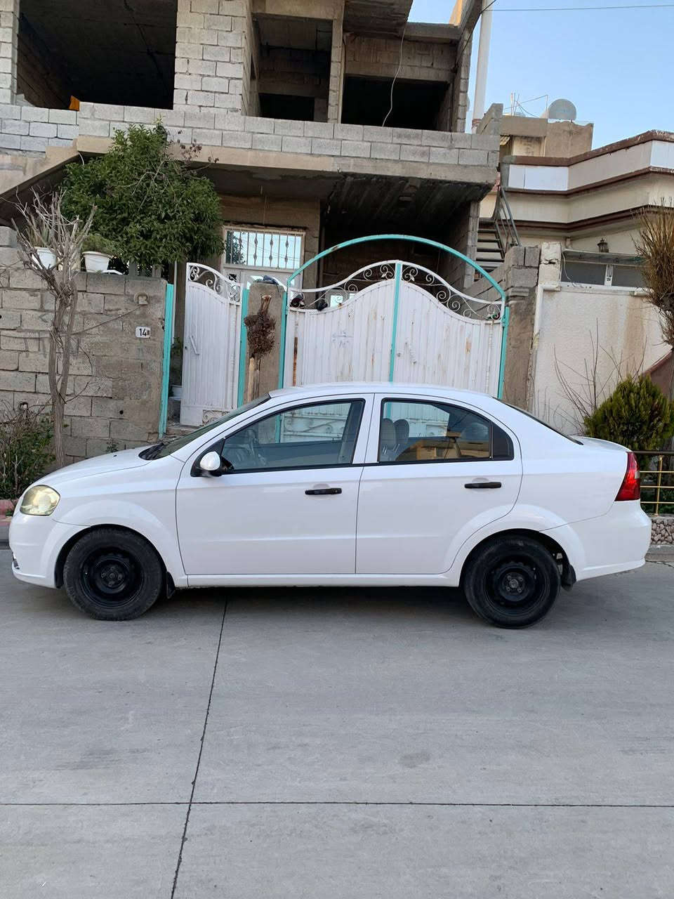 ئەڤیۆ ٢٠٠٩ ئۆتۆماتیک 
مەکینە گەورە
بێبۆیاخ
ناوزەرد
چوار جام کارەبا 
ئاوێنە کارەبا قوفڵ مەرکەزی 
سعری ٧١گەڵاو مەجال
ژم:*********** السليمانية, العراق
