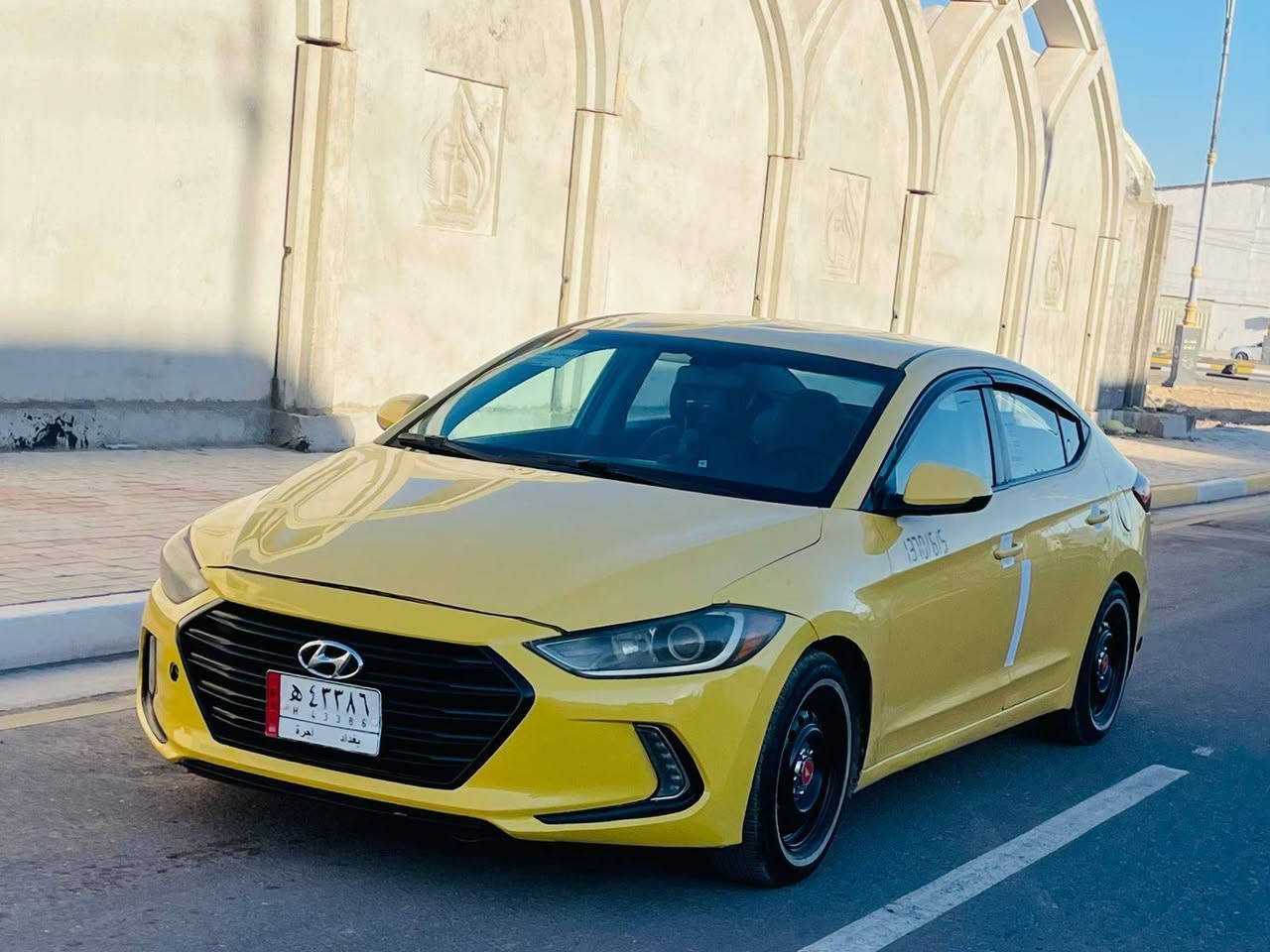 سلام عليكم هونداي النترا موديل 2017 وأرد أمريكي رقم بغداد حادث الدور الخلفي فقط والباقي كفاله عامه من كلشي ليبل واحد السياره  بدون  دواخل نص فول موصفات تحكم ستيرن شاشه تبريد ثلج حدادية تخم تاير كير ومكينة 2000 مكفولات منضومه غاز جديده ام الظمان مصفره هيه وغرامات سيارة احله من صور السعر 120الأستفسار علا رقم***********  مكان سيارة كربلاء
