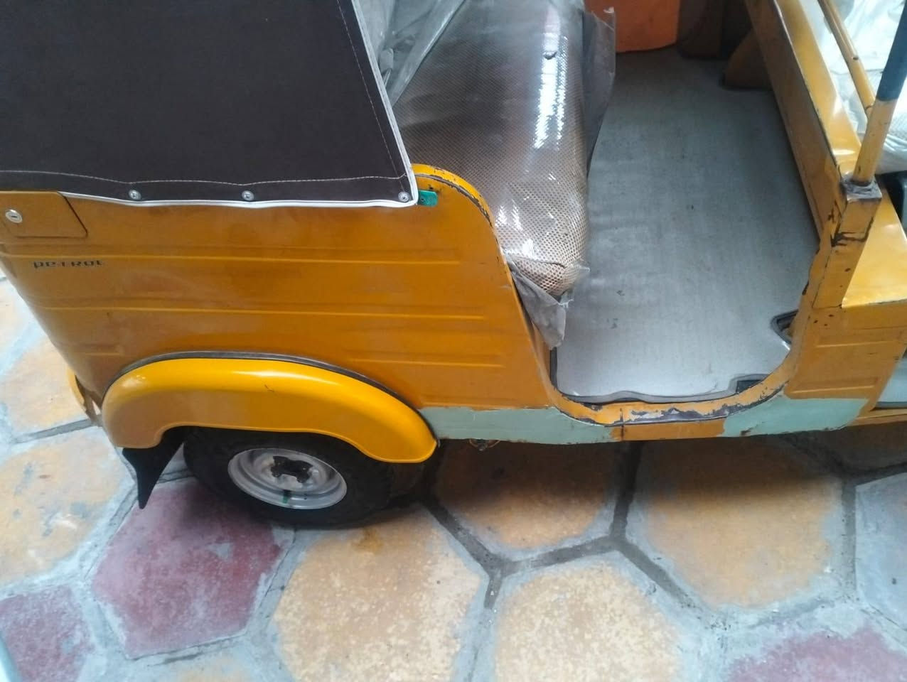 تكتك موديل 20 بسمي رقم بغداد مكفوله من كلشي يرادلها تعمير دوس سعر 7500 مليون بيه مجال للطيبين في منطقة الحسينية مال الراشديه رقم الهاتف *********** متواجد على الواتساب
