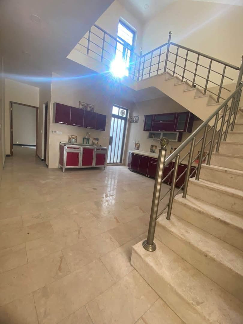 للإيجار في السيدية
بيت مساحة 100 متر وجه5 نزال 20  
يتكون من:. 
🏠 4 غرف نوم 
🏠 صالة
🏠 مطبخ 
🏠 خدمات
بدل الايجار مليون وربع قفل
📍 الموقع: السيدية مربع المثلث الذهبي 
————————————
📞للاستفسار:☎️ ***********
