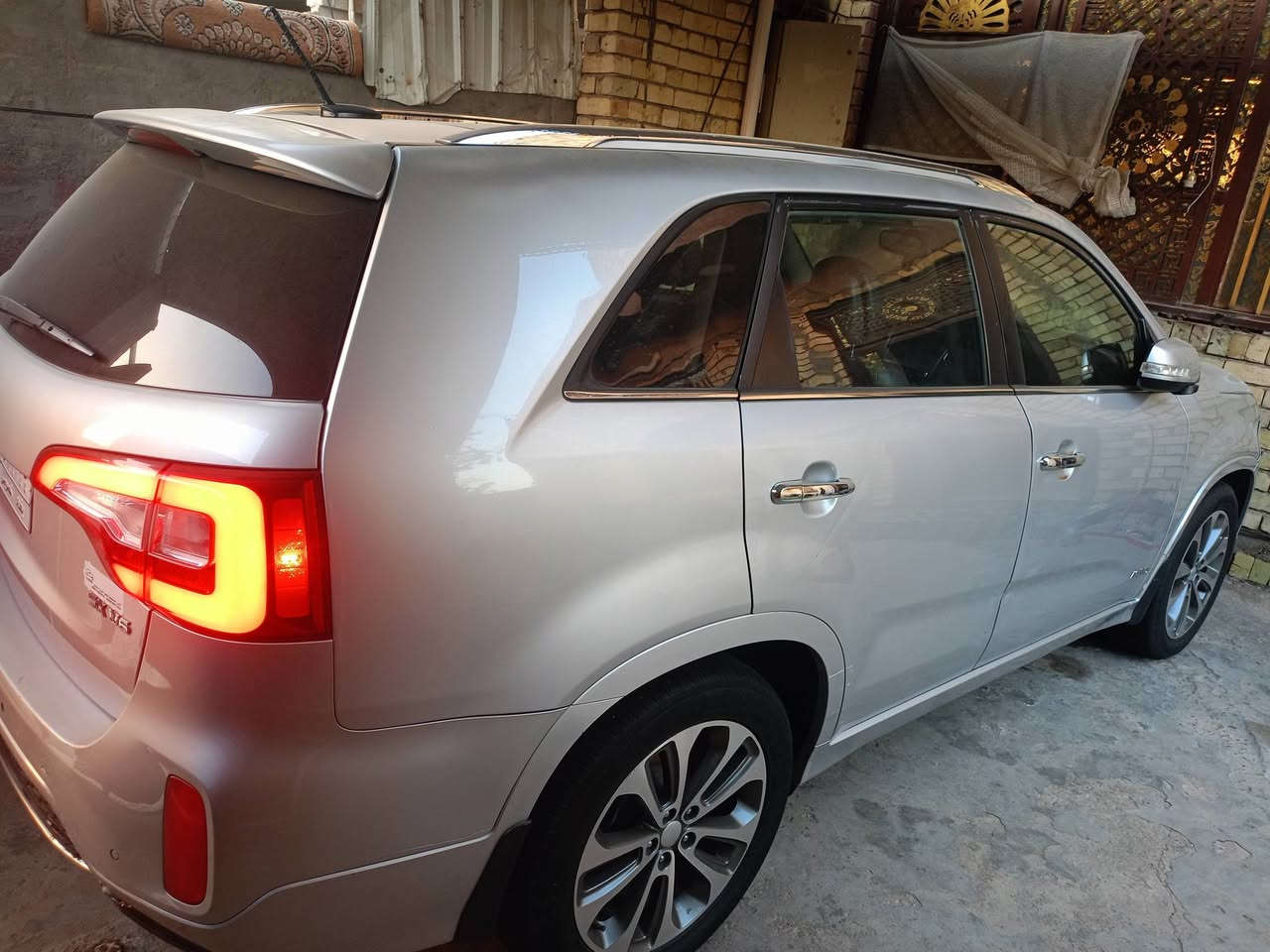 سلام عليكم ورحمه الله 
سورنتو 2015 امريكي مواصفات الكويتي SX
كير ومكينه وحداديه وتخم تاير وتبريد ثلج صبغ بنيد وجاملغ فقط بدون دواخل الباقي كفاله   رقم بغداد
 بسمي شخصيأ. سياره جاهزه 
المواصفات ..
6 سلندر 
بانوراما طكتين
بصمه تشغيل 
بصمه ابواب
كشنات جلد 
ماشيه 160.
سستم سماعات 
رادار أمامي
رادار خلفي 
مانع تصادم
توقف ذاتي 
بردات خلفيه
جنطه كهرباء 
اشاير مري 
مري قلاب 
منظومه زنون
3 انضمه قياده
تحكم ستيرن 
شاشه كاربلي
حساس مري
منافذ شحن امامي خلفي 

السعر 160بيها مجال 
مكاني بغداد جسر ديالى القديم ***********
