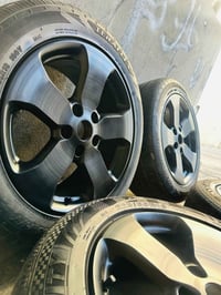 ويل كب jeep  حجم ١٨ ويا تايرات  اصلي شريكه  يرهم كل انواع جيب  مكفول  ...