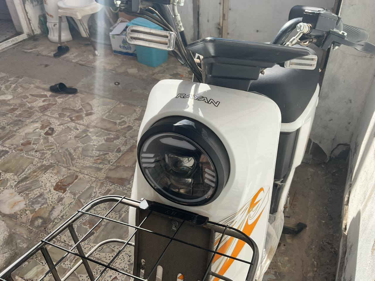 سلام عليكم دراجه شحن جديد ماصالي 20يوم من خذته وصار عدي ضرف وريد بيعه اخذته700وريد بيعه 500وبي مجال عنواني نجف مامتواجد علفيس***********
