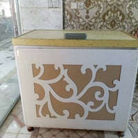 ميز مرمر • دخل