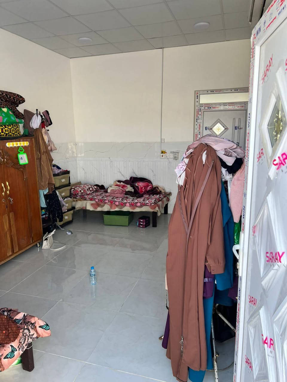 ‏دار للبيع حي البكر منظمة شارع العام قريب على الخدمات 55 وبي مجال مساحة 90 متر زراعي ممشي 25 معاملة الاتصال على الرقم *********** نايف
