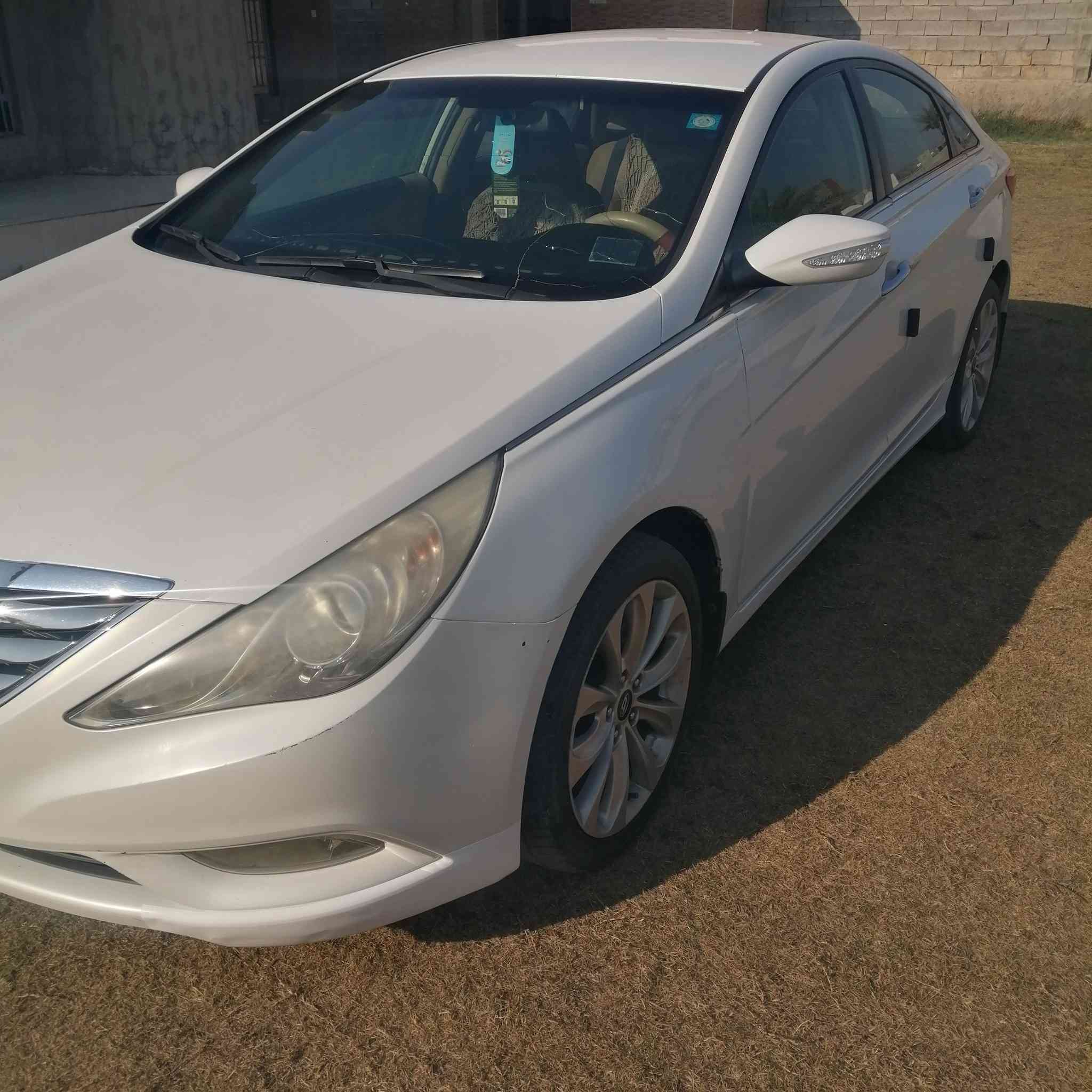 السلام عليكم :للبيع سوناتا 2011 خليجي محرك 2400 تبريد قطعتين بأسمي انبار
السعر 11500 وبيها مجال الرمادي سجاريه 
الهاتف :***********
