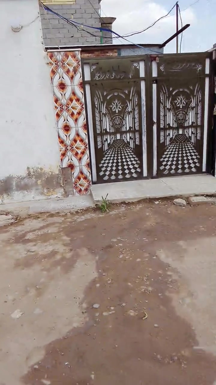 السلام عليكم بيت لبيع المساحه 110 حواسم المكان حي اور معمل رحلات السعر 50 و بيه مجال قليل بيت جديد مابيه ايي نقص مجاري جديده ابي كهرباء خير من الله رقم *********** بيه وتساب
