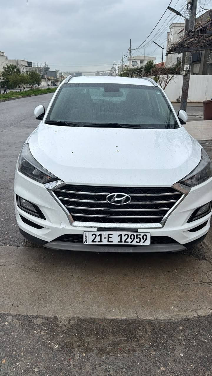 مكلف بلنشر
سلام عليكم 
بيع فقط
هونداي توكسون 2019 وارد خليجي
بدون صبغ تعديل بارد مكانين فقط
مواصفات فول عدا بانوراما
سياره مال بيت بسمي تحويل وكاله. بشرط
رقم سليمانيه جديد سنويه جديد فحص هزه جديد
ماشيه 125 كيلومتر
كير محرك شرط ما مفتوح
مكان سياره اربيل
للاسفسار ***********
