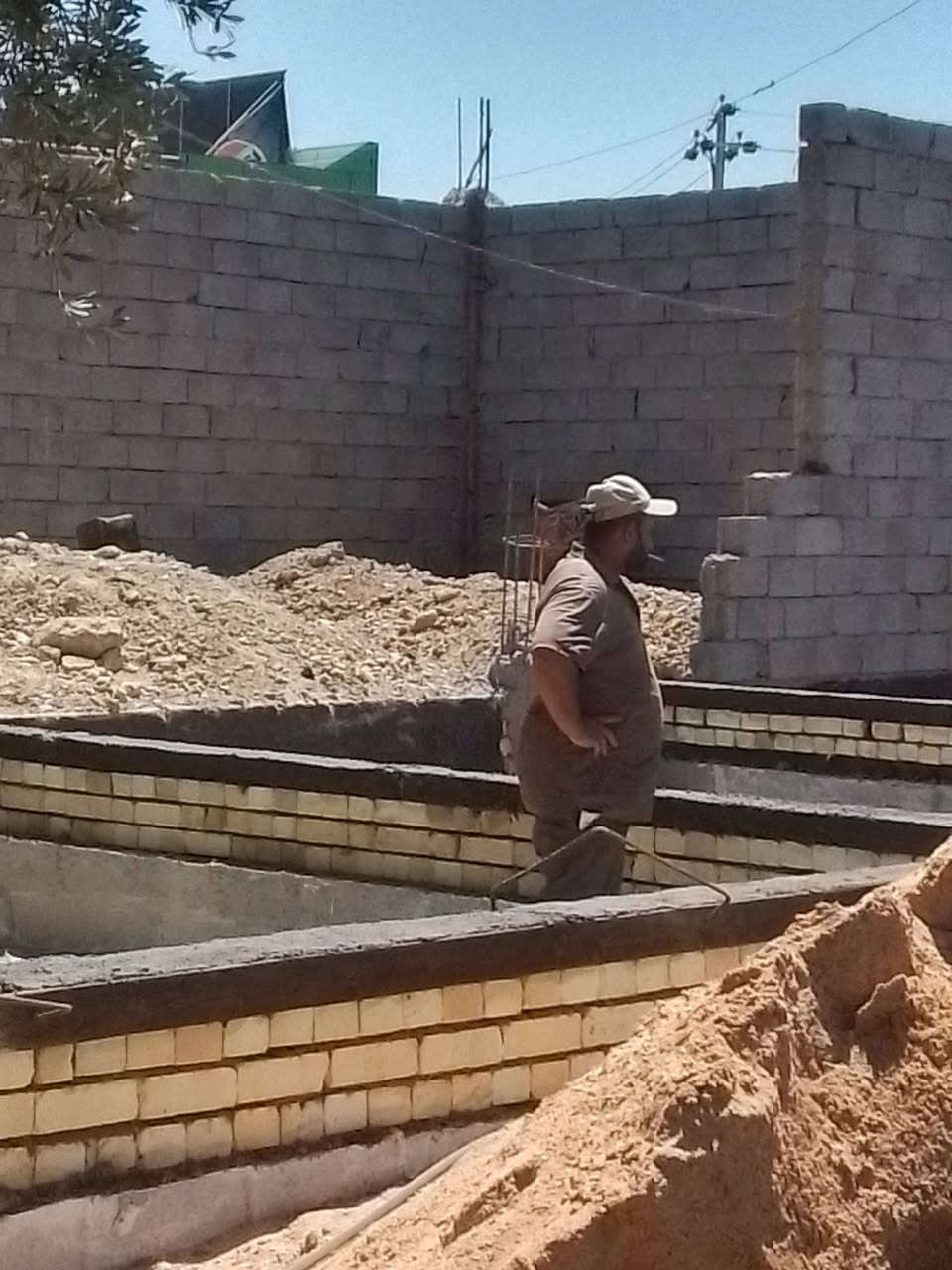 السلام عليكم نعمل على بناء البيوت وغيرها للاتصال على الرقم او مراسلة الصفحة الرئيسية ***********
