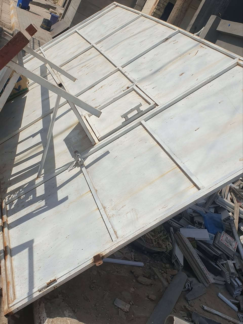 طباخ أربع عيون اصلي
( عيون تركي ) مستعمل أسبوع فقط 

سياج حديد ثقيل فية باب يرهم سقف او يرهم قاطع او غيرها الكثير من الأمور  مع ميز  موضح في الصورة 

المكان _ صويرة _ تبعد عن بغداد ٧٠ كيلوا متر 

للاستفسار ***********
