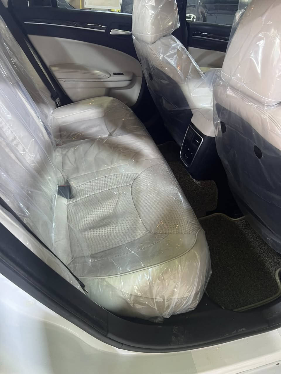 السلام عليكم اوباما 2016 C فول مواصفات رقم اربيل جديد سنويه جديده تريد تحويل وكاله سياره اجاهزه اخير حبايه كفاله ماشيه 94 mi اصل باقي تفاصيل اتصل وتدلل ***********
