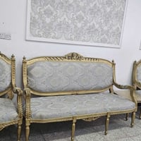 متوفر عندي تخم بسيوني شغل مصري للبيع نضيف  متكون من 2 قنفه و 4 كراسي  ...