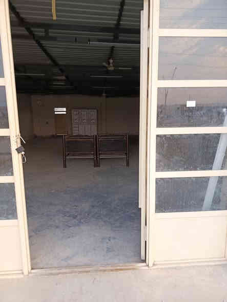 قاعه الايجار مساحة واجهه 12 متر نزال 18 متر اتصال *********** محمد
