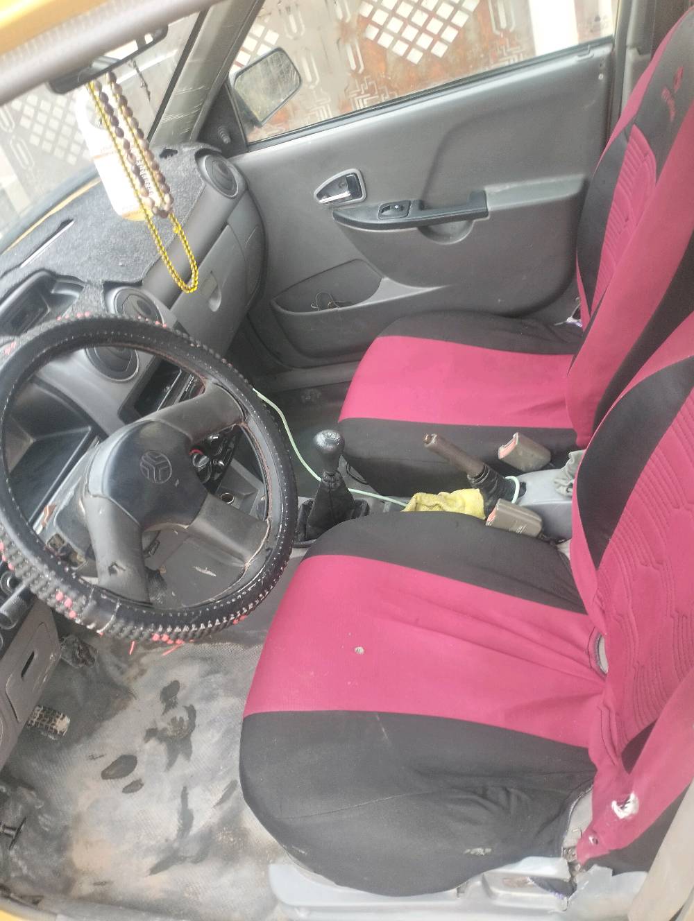 سلام عليكم سايبه لبيع
مديل 14 سياره نضيفه
مصفره هيه وغرامات
مشروح وطني  بيه شاصي معمر جهت الصدر  سعر 30 وبيه مجال كربلاء الحولي شبانات