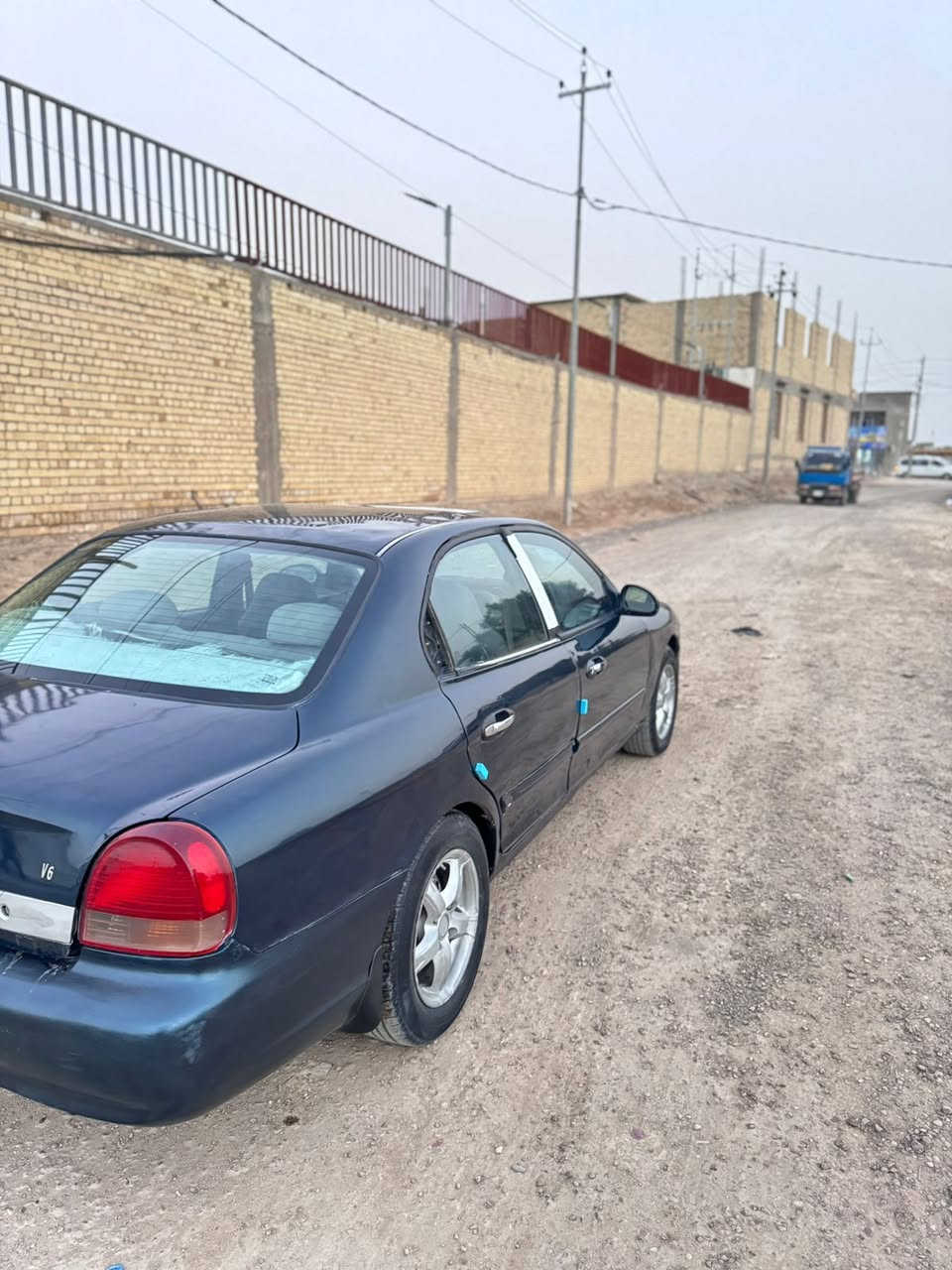 من رخصة الأدمن هونداي سوناتا موديل ٢٠٠١بنزين أصلي ٦سلندر سياره جاهزه مكينه كير حاويه جديده حداديه تخم تاير غرفة درجه اولى سياره جاهزه بسمنى سنويه ل٢٧ حادث جاملغ خلفي فقط مصبوغه للجماليه السعر المطلوب ٤٤ التواصل على الرقم ***********علما غير متواجد علفيس
