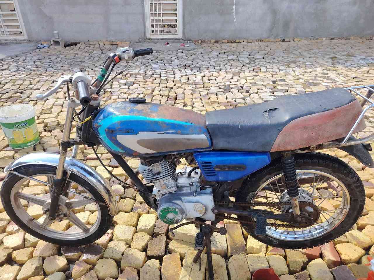 إسلام عليكم دراجة للبيع بدون بدون اوراق 
مكان العماره الطبر 
للاستفسار  الاتصال على الرقم ***********
