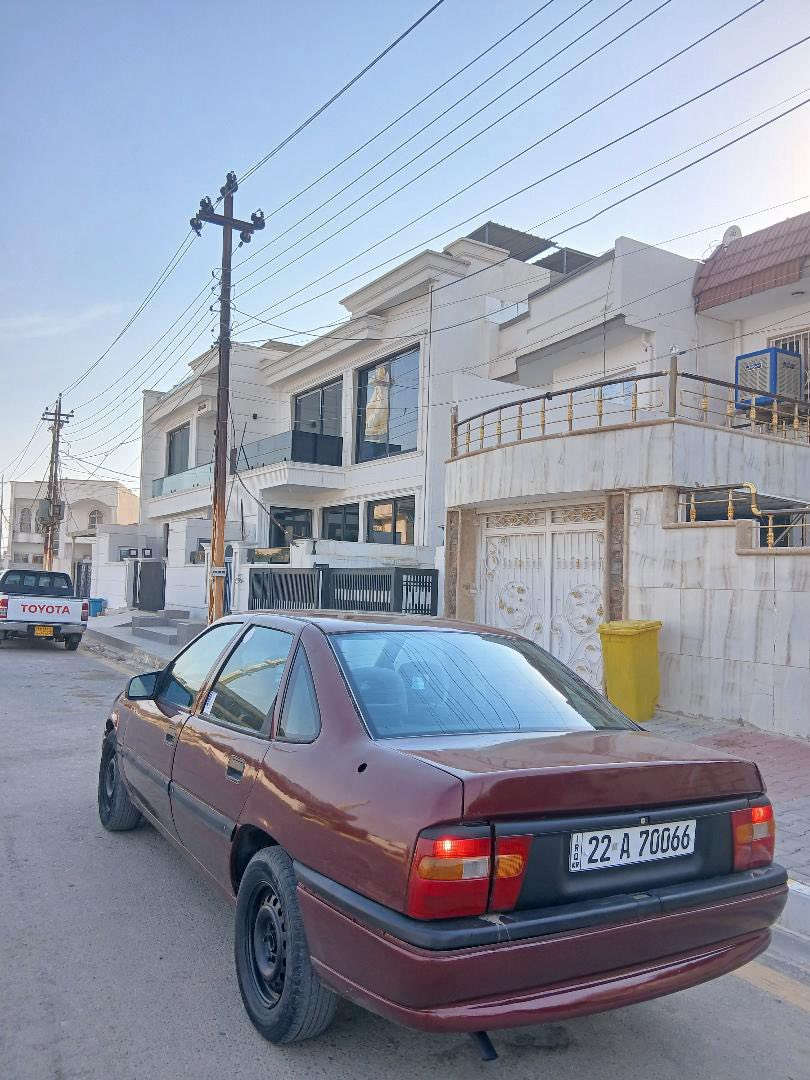 سلام و عليكم اخوان اوبل فيكترا موديل 1995 سعرا 39 مجال كلش قليل 
محرك 18 گير عادي سيارة دبل ايرباك سلايت 
جامات كهرباي گير محرك صدر بشرط 
رقم و سنوية هزة براد كلة جديد قبل اسبوع دينار مصرف مابي سيارة بدون ضربة كلش حلو نظيفة مكاني كركوك 
***********
