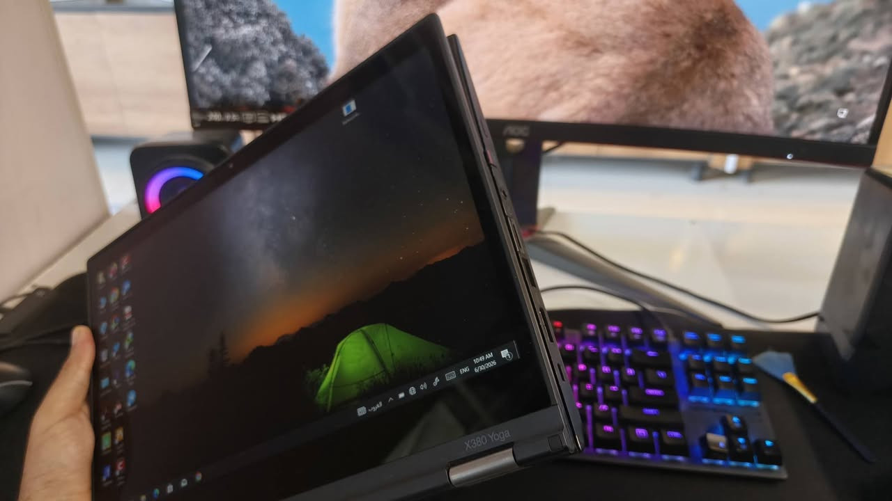 لابتوب lenovo  اصدار think pad  x380 yoga
المعالج (Processor): Intel Core i5-8350U بسرعة 1.70 جيجاهرتز (بتقنية الجيل الثامن كما هو موضح في صورة "87382.jpg").
​الذاكرة العشوائية (RAM): 8192 ميجابايت (8 جيجابايت).

​كرت الشاشة (Graphics): Intel UHD Graphics 620.

​نظام التشغيل (OS): Windows 10 Pro (نسخة 64-بت).

​نوع الجهاز: لابتوب متحول (Yoga) بشاشة تدعم اللمس والطي 

يتوفر مع الجهاز قلم لمس 

ملحقات : حقيبة وماوس وشاحنة 

السعر :  350 ألف دينار


**إذا كنت صاحب هذا الإعلان وتريد حذفه لأي سبب، رجاءا أرسل رسالة إلى الدعم الفني**