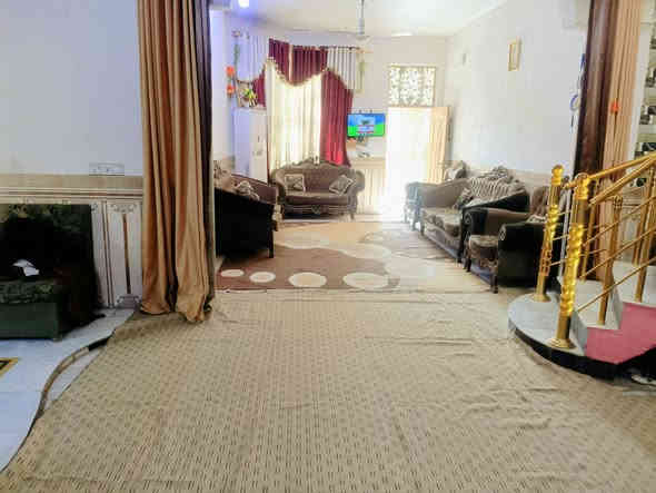 بيت للبيع في مجمع حجي حسين مقابل المستشفى القاسم البلوك الاول المساحه 400م طابقين زراعي سند 25 يتكون من الطابق الاول من صالتين وغرفتين نوم ومجمع صحي داخلي واستقبال مطبخ والطابق الثاني يتكون من غرفتين وصالتين وصحيات والحديقه 140متر لاستفسار
***********
***********
