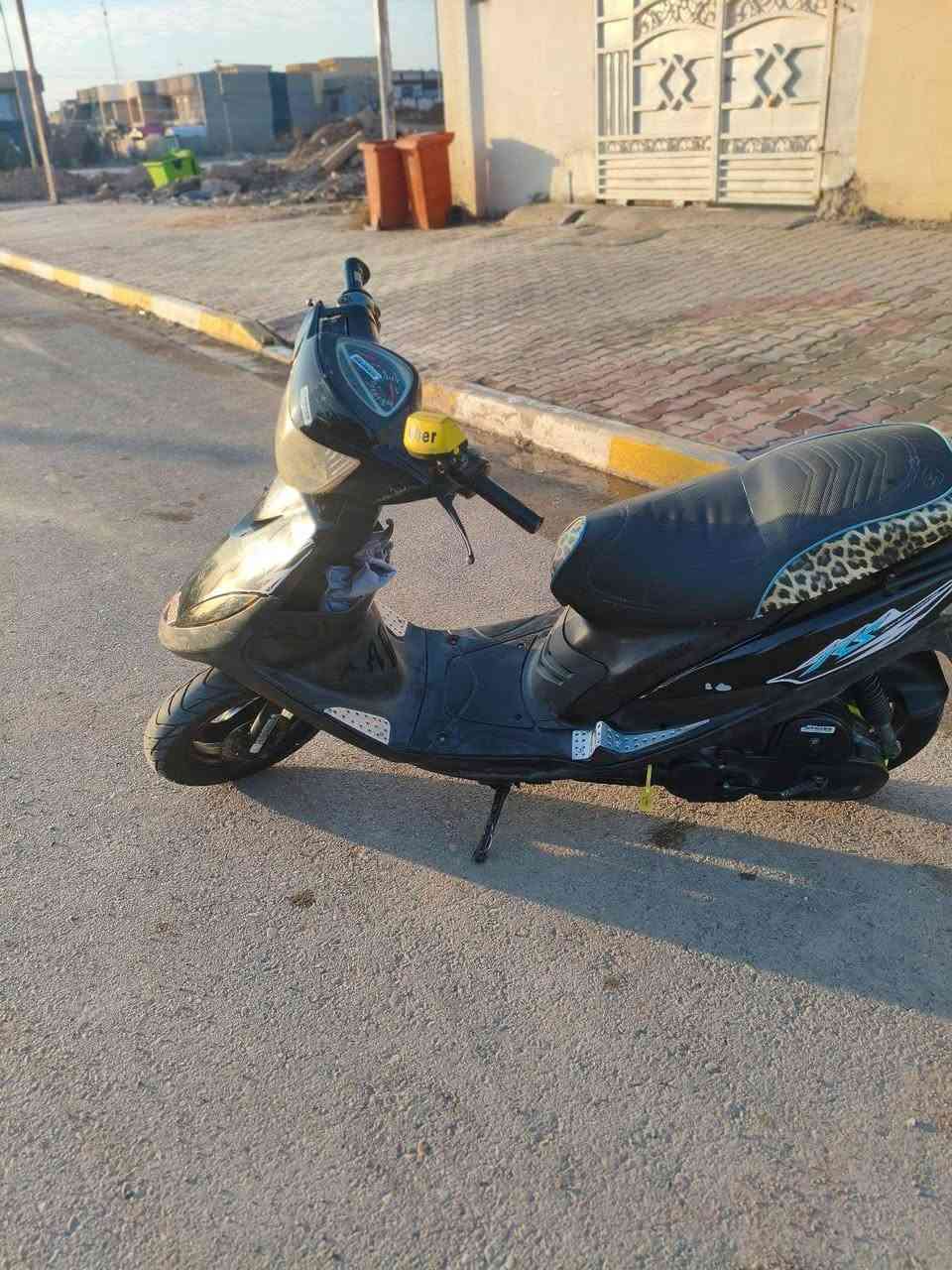 السلام عليكم  ماكس عدله للبيع بوشه 49 مفتوحه بس (ولفات) تايرات جدد / صالنصه FM /كلج خلفي رياضي دراجه شلعه ومعدل طيران✈️ كهربائيات كلهه شغاله الدراجه خير من الله سعر 550وبيه مجال للطيبين      متواجد عل نت او اتصال***********
