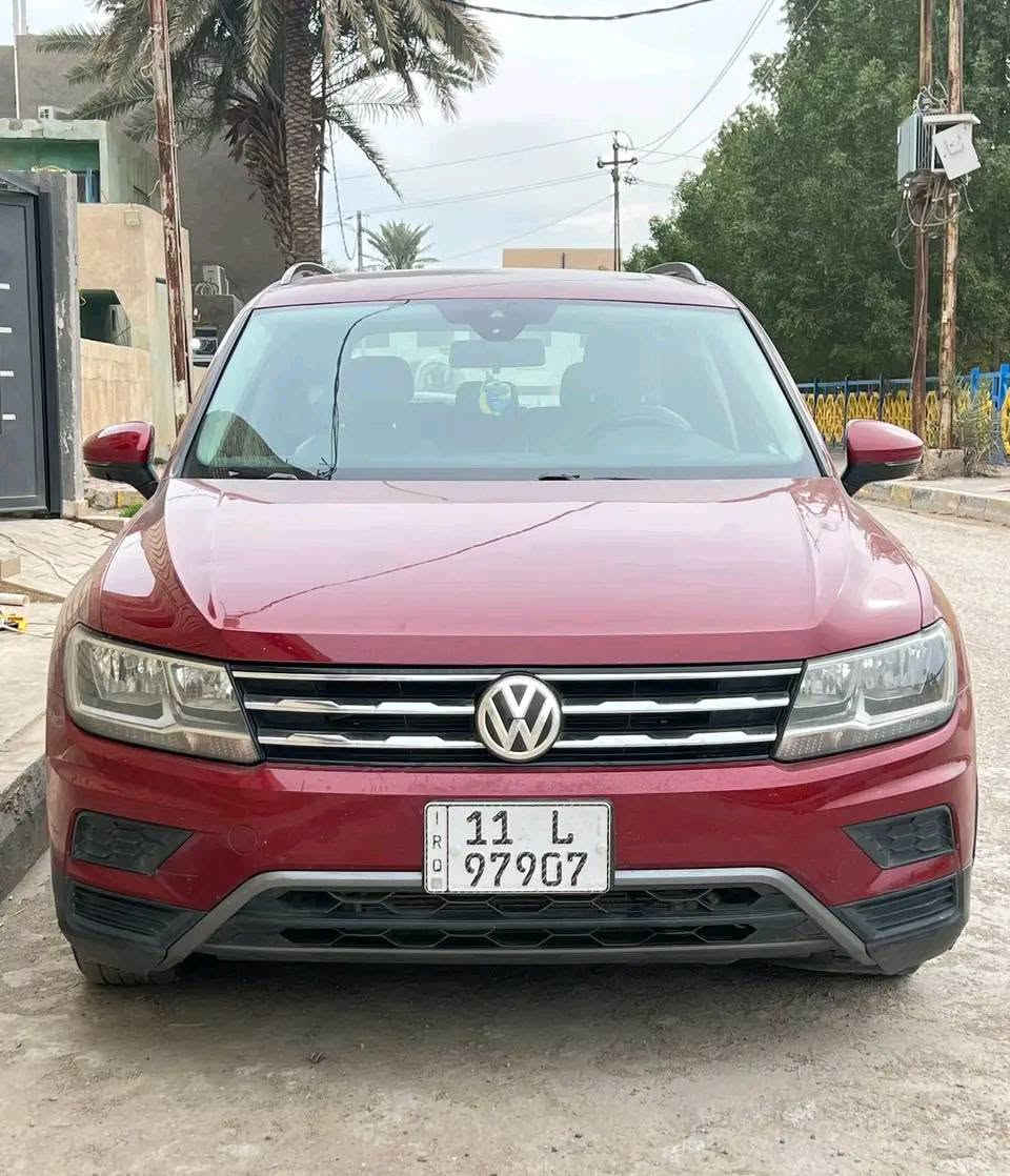 فولگس واگن تيگوان وارد امريكي 2019 مواصفات se 
سيارة جديده جاهزه من كلشي حداديه صدر خلفي امامي جديد وكاله 

 صيانة  منظومه الوقود وفحص كامل السياره جاهزه من كلشي ما بيه اي نقص . 

مواصفات السياره ..

بصمه + بانوراما + نقاط عمياء +
كشنات جلد ابيض + كشن السائق كهربائي + تدفئة في الكشنات 

شاشة اعطال + شاشه وسطيه تدعم الكار بلي 

ماوس انظمه قياده متعدده 

تبريد قطعتين + تبريد خلفي 

رادارات 360 درجه ( امامي -خلفي -جانبي )

نظام قياده الي + توقف ذاتي

كامره خلفيه دواره 

هيتر في المرايه الجانبيه 

محرك 2000 تيربو ( المرغوب ) 

وبعد بيها عدة مواصفات + وسائل امان 

سيارة جاهزه ونظيفة خير من الله مابيها دينار مصرف

حادث السياره خلفي ..

جزء من الباب الي خلف السائق وجزء من الجاملغ تصليح فقط 

بجم كبس . ايرباك البردة طاك 
 صور الحادث موجودة
محرك جديد مال حاوية قبل اسبوعين شديته
موبايل ***********
