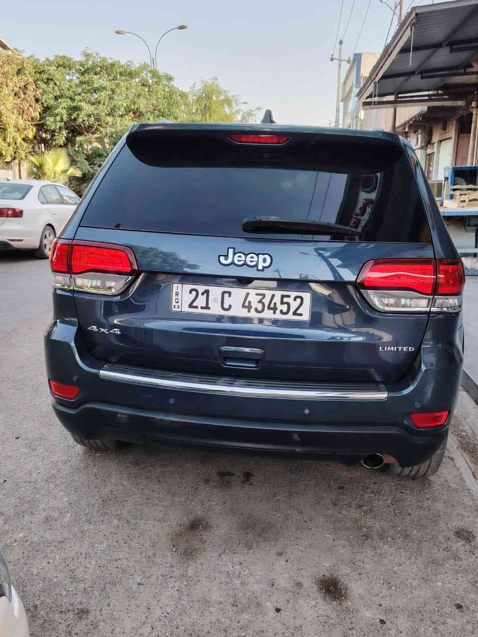 السلام عليكم 
جيب لمتدد 2021 
فول مواصفات 
سلايت بانوراما
 فوريل ويل 4X4 
رادار جانبي /خلفي 
تشغيل عن بعد 
حساس خلفي توقف ذاتي
صندوك كهربائي 
كامرة دوارة
سستم صوت كامل
ماشيه 57 الف 
تدفئه تبريد كشن 
ستيرن تدفئه
قطعتين تبريد
لايت زنون عالي /ناصي / 
وبقية مواصفات اللمتد معروفة
صدر وتخم تاير وباتري جديد سيارة جاهزة   
السياره بدون ضرر فقط چامرلغ السايق تبديل 
رقم سليمانية  الجديد 
السعر 315$
مكان سياره كركوك  : ***********
