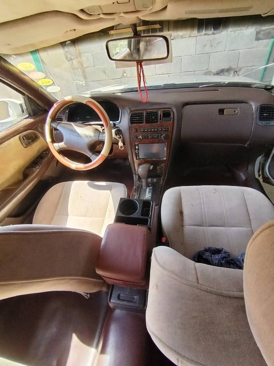 كرسته نفخ 1991  مكينه 2 ونص ففتي فيشه وحده   رقم بصره انكليزي  باسمي  مكفوله كص ونقل   مصبوغه عام   حداده  حلوه   تبريد خير الله    السعر 63
***********
