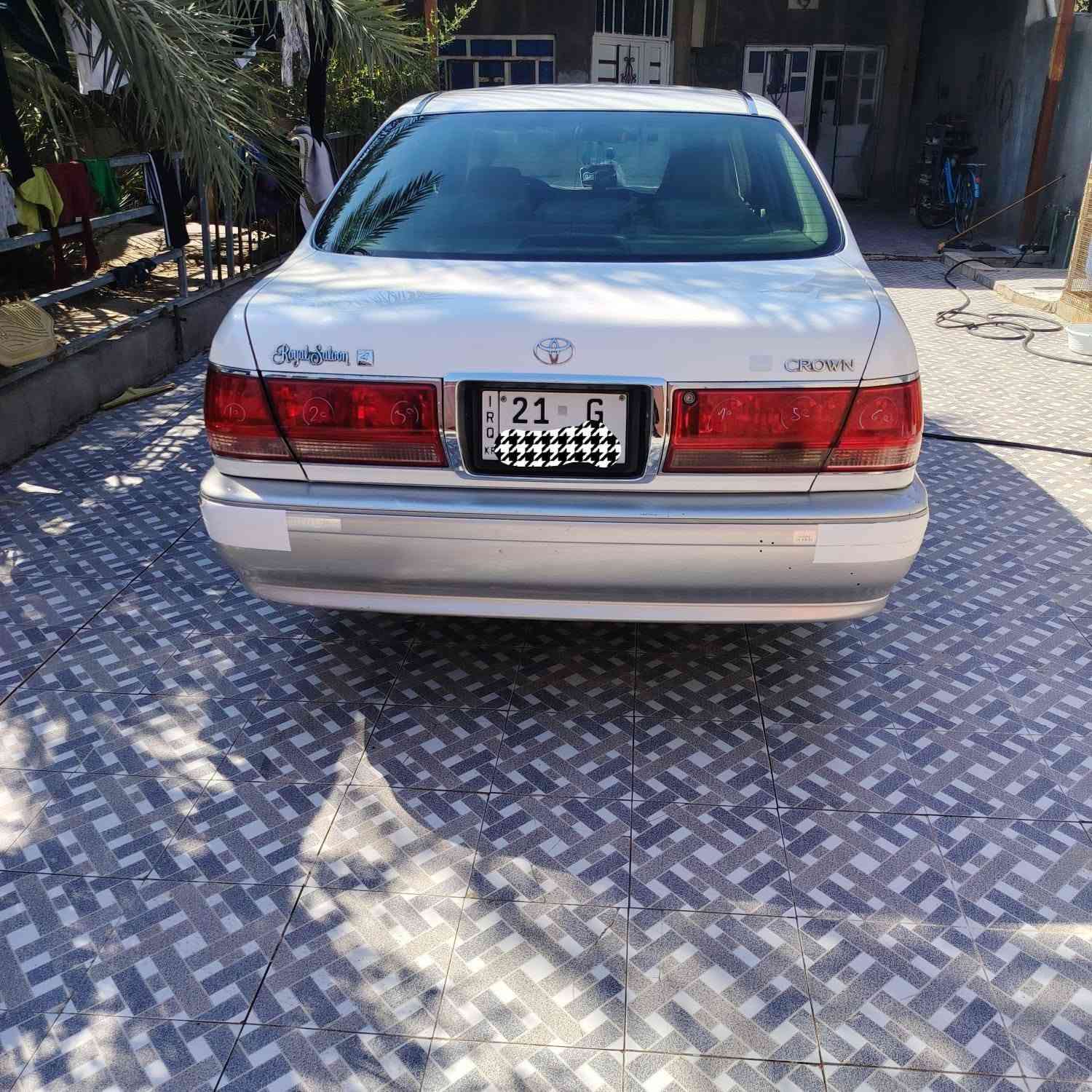 سلام عليكم ملكه موديل 2000 شاصي 71 مكينه في فيتي رقم اسليمانيه بسمي مداور ثاني يوم  اكرستال كشنات 4 كهربائية دبل عينه مضخم خلفي  مري جانبيه كرستال ترحيب وشاره ويل نجمه تخم تاير جديد حداده اماميه جديده باتري جديد  دشبوال. عارف العيساوي فقط ضربه بجانب الايمن فقط ولباقي كفاله عامه مكاني بصره القرنه السعر 130 اوبيهاا مجال رقم الهاتف ***********
