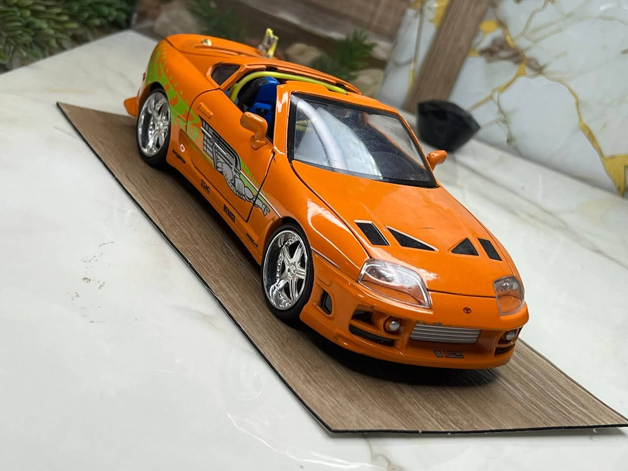 حجم 1/24 
تويوتا سوبرا MK4 
من شركه / جادا 
من فلم / فاست فيورس 

للتواصل : ***********
حساب تيك : diecastbaghdad0
انستا : diecast_baghdad_1
فيس بوك  : طه جمال العامري
