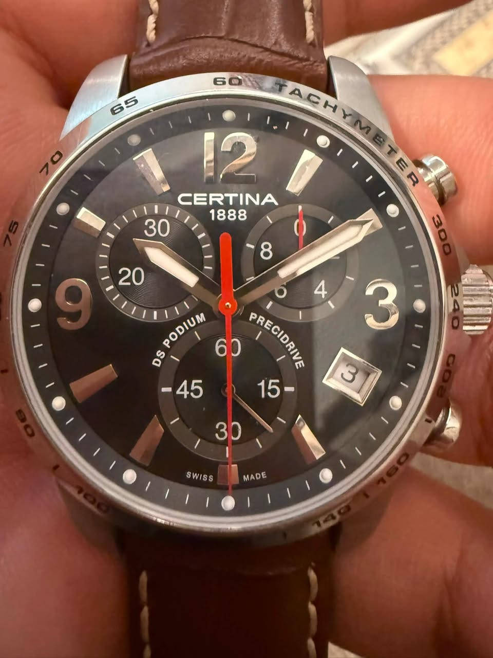 ساعة سيرتينا السويسرية Certina 1888 
اسم الموديل: Certina DS Podium Chronograph
الساعة مستعملة مع العلبة والكتلوك اصلي الصناعة سويسري 
كرونوغراف (Chronograph): تحتوي على عدادات فرعية لحساب الوقت 
السعر 450 الف 
للاستفسار ***********
مكان بغداد البلديات
