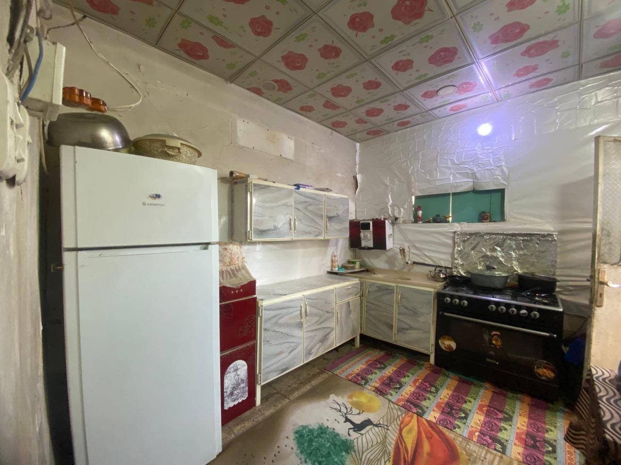 #بيت للبيع
مساحه 150م ركن طابو صرف واجهه 15م نزال 10م
كربلاء حي العامل المنطقه الثامنه قرب متوسطه العلامه الحلي 
بناء قديم طابق واحد 
يحتوي على غرفه ومطبخ وصاله واستقبال وصحيات 
سعر 180 مليون 
للاستفسار *********** ابو حيدر
