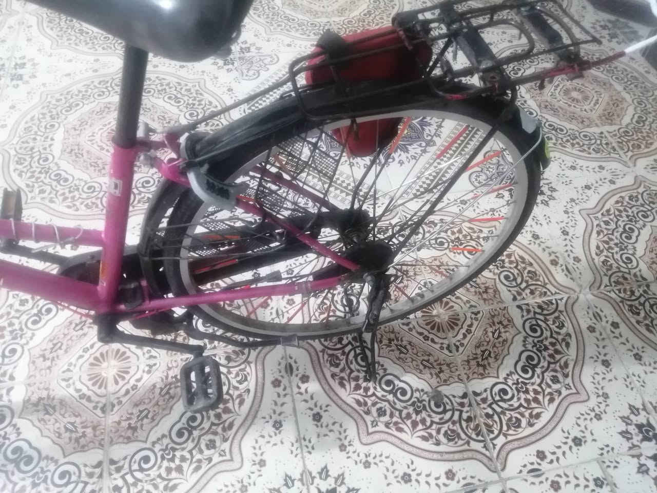 سلام عليكم بايسكل للبيع او مراوس الون وردي غامق كلشي بلادي الا الجمرلغات العوان كركوك


**إذا كنت صاحب هذا الإعلان وتريد حذفه لأي سبب، رجاءا أرسل رسالة إلى الدعم الفني**