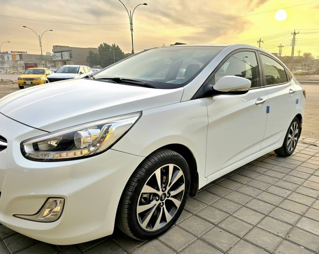 للبيع اكسنت خليجي موديل 2016 فول مواصفات محرك 1600
رقم بغداد انكليزي سنويه 29 (ماشيه 114) 
سياره كفاله عامه من اي ضرر  جديده بل العافيه الياخذها 
محرك وكير ايضا مكفول 
 اللاستفسار 
***********
مكان سياره في بابل .
