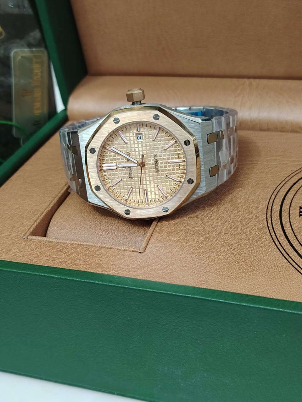 Audemars piguet Royal Oak
ماستر كوالتي - اوتماتيك
السعر ٨٠


**إذا كنت صاحب هذا الإعلان وتريد حذفه لأي سبب، رجاءا أرسل رسالة إلى الدعم الفني**