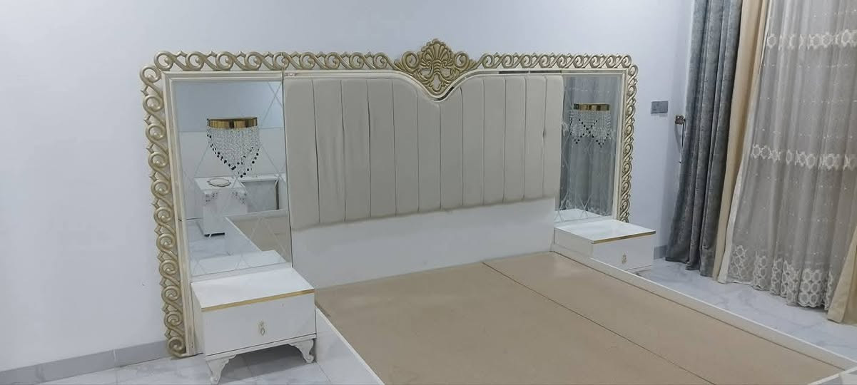 غرفه نوم مستعمل شي قليل مستعجله عل بيع رايدتها ب 450قفلها الشراي يتصل ***********
