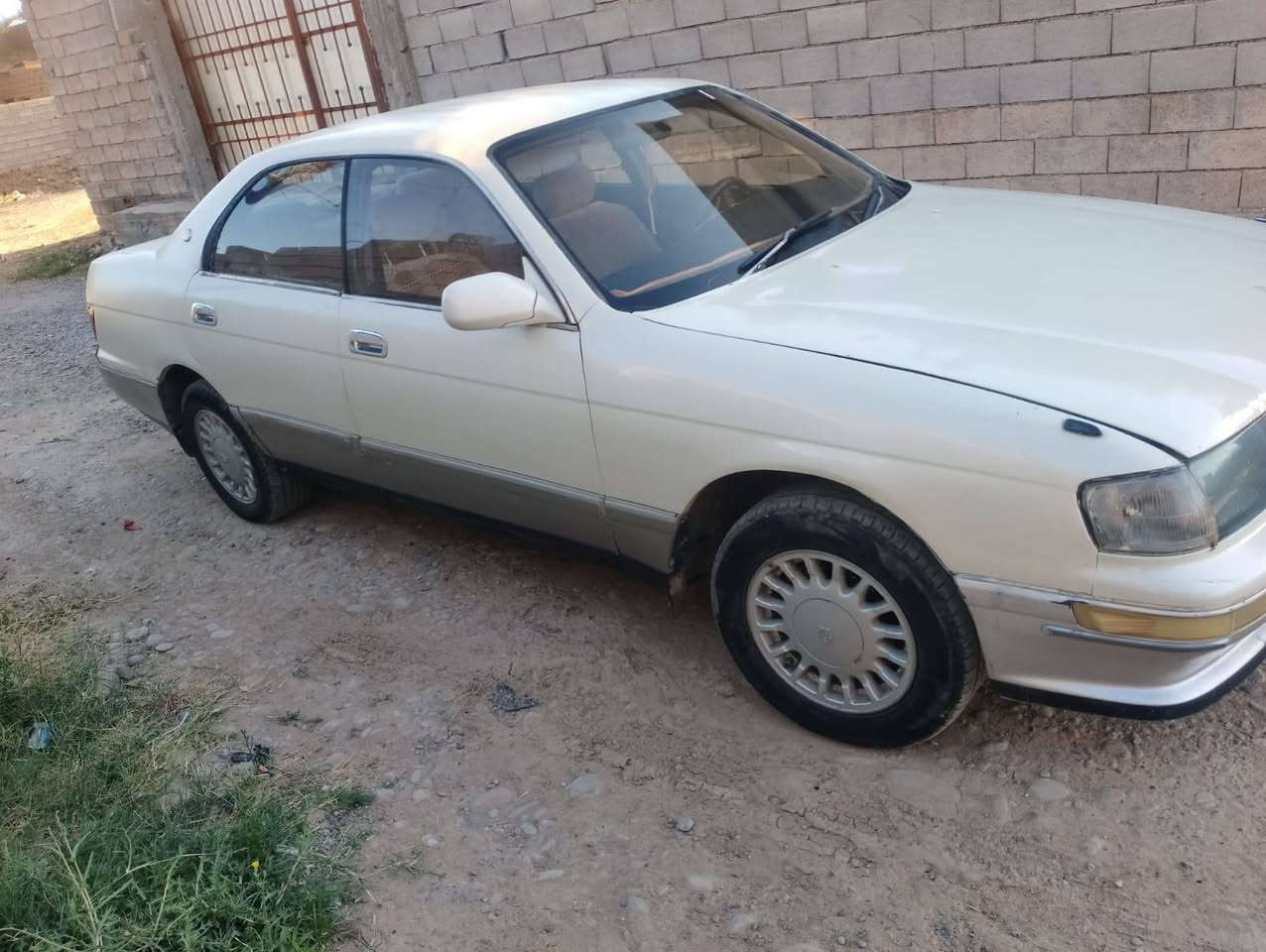السلام عليكم بطه للبيع مكصوص كصتين مسجله رقم صلاح الدين شرط التحويل محرك بي بدايه بكن كير شرط
مصبوغه حزام للجماليه 
تخم تاير جديد
صدر جديد
السعر 43 وبيها مجال
للاستفسار الاتصال على الرقم
***********
ملاحضه بيع فقط ونقد بدون وعده وقصط
