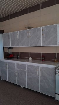 كاونتر جداً نضيف مستعمل قليل مترين ونص ثلاث قطع للبيع ٣٥٠ الف 07811195...